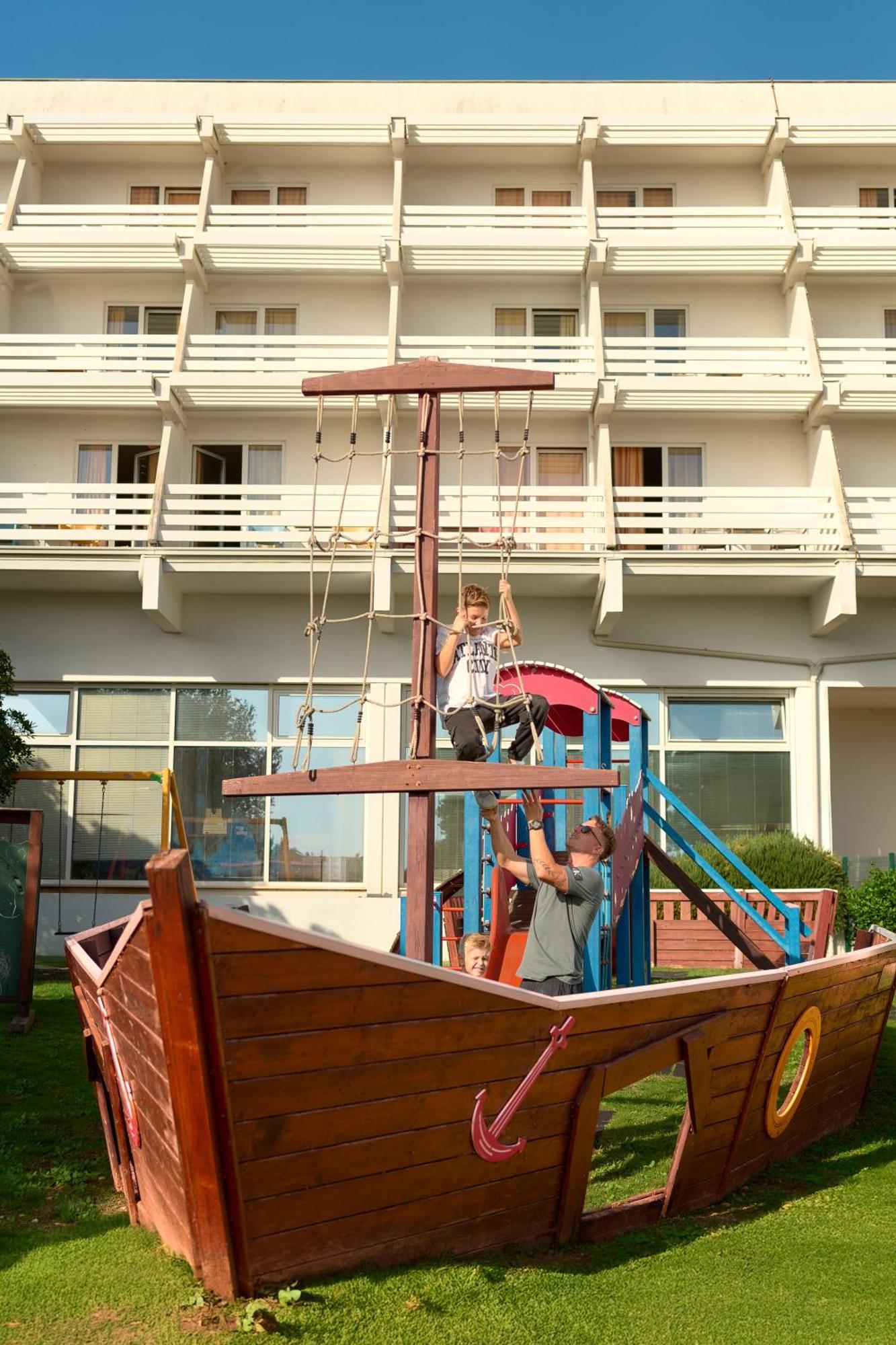 Hotel Olympia Vodice Bagian luar foto